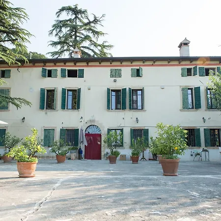 La Rugolana Bed and Breakfast *